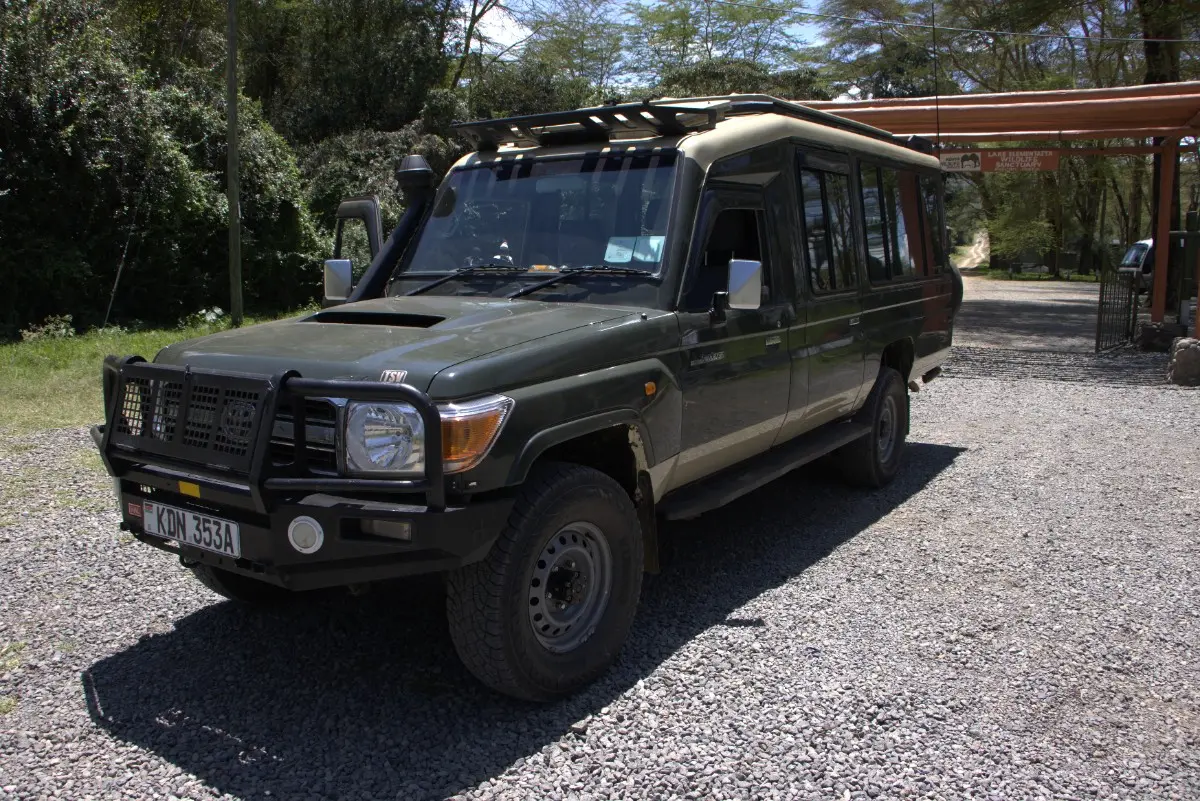 Aj Kenya safari Landcruiser