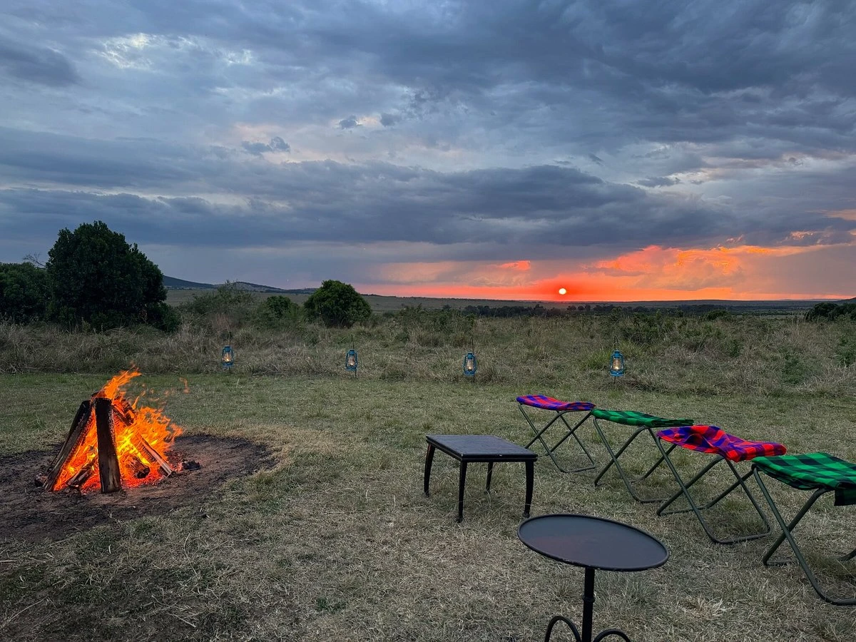 Sundowner at Elewana Sand River Camp, Masai Mara.
